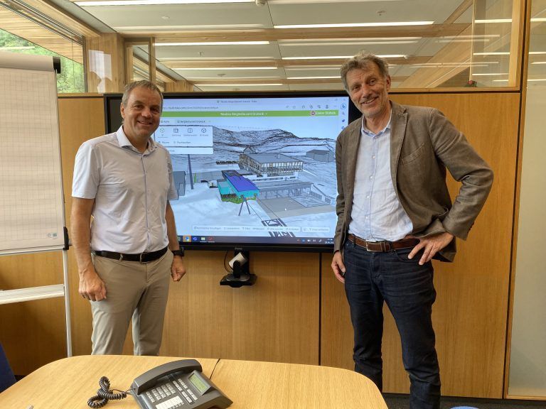 Markus Burtscher (GSL Tourismus) und Dieter Stähele (Projektleiter) präsentieren das neue Projekt. <span class="copyright">VN/JUN</span>