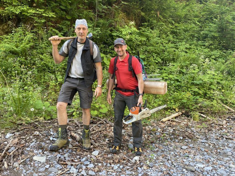 Wolfgang Burtscher (l.) vom Bauhof Vandans und Andreas Marent von Montafon Tourismus.VN/JUN