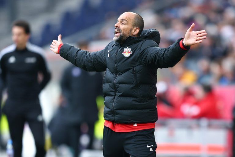 In Altach an der Linie: Co-Trainer Alex Hauser.gepa