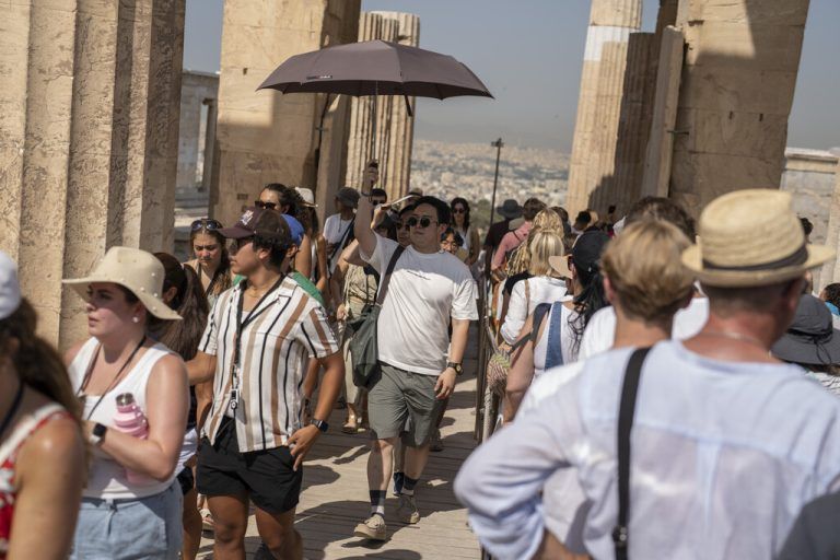 In Griechenland sollen Sehenswürdigkeiten wie die Akropolis stundenweise geschlossen werden, wenn es zu heiß wird. AP
