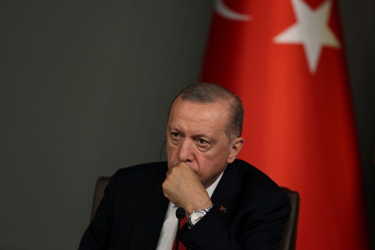 Lange Zeit hat die Türkei den Schweden den Gang in die Nato verwehrt. Jetzt hob Präsident Erdogan die Blockade offenbar auf. Reuters