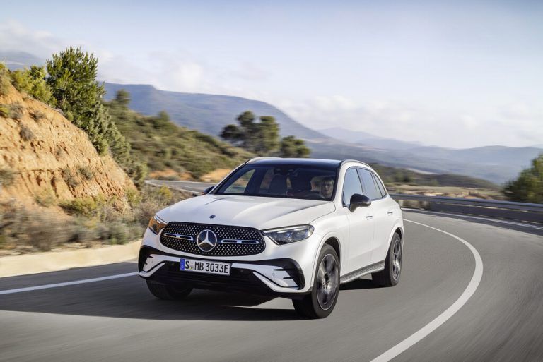 Mercedes-Benz GLC: Er kombiniert als Plug-In-Hybrid einen Stromer mit Benziner oder – als einziger – mit Diesel. PHEV-Preis: ab 69.360 Euro.