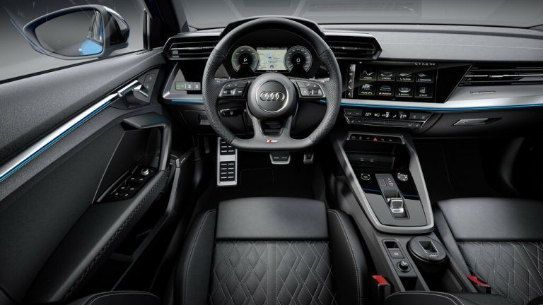 Nüchtern und dennoch sportlich orientiert ist die Cockpit-Einrichtung.