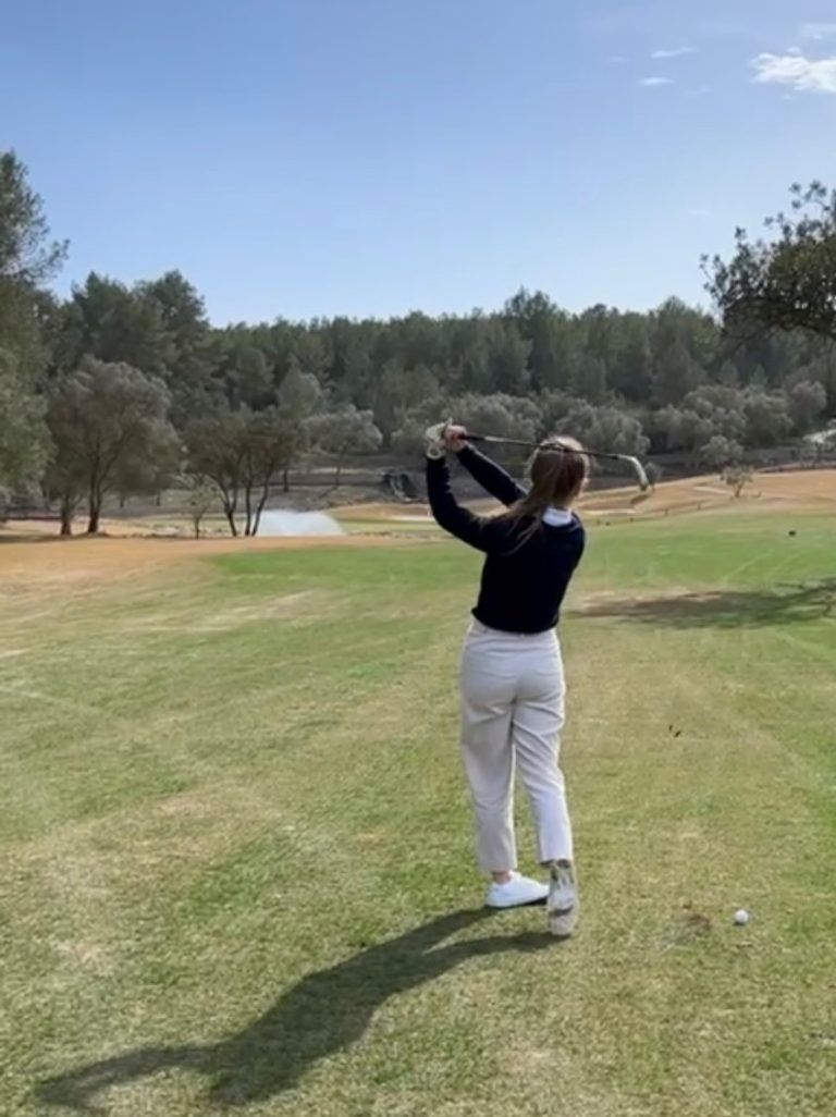 Golf zählt zu den Hobbys von Paula Sinz.<span class="copyright"> Sinz</span>