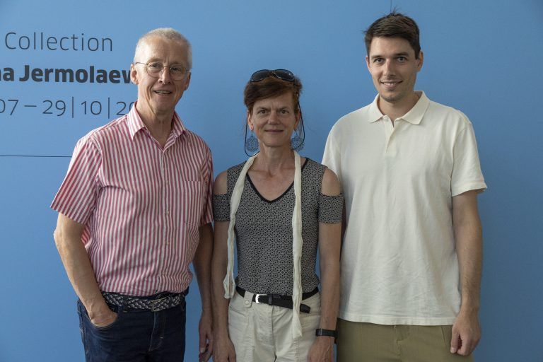 Galerist Erhard Witzel, Künstlerin Uta Belina Waeger und Simeon Brugger (Galerie Johann Widauer).