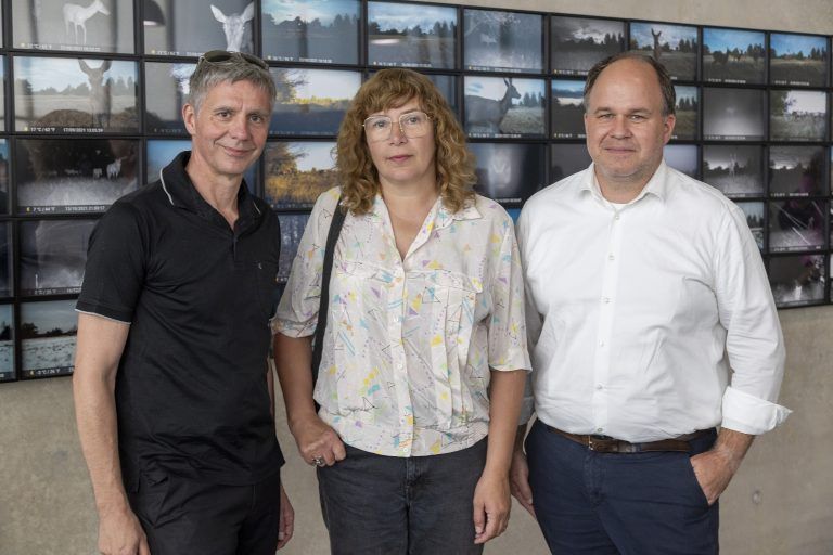 KUB-Dir. Thomas D. Trummer, Anna Jermolaewa, VN-Chefredakteur Gerold Riedmann. <span class="copyright">VN/Paulitsch </span>