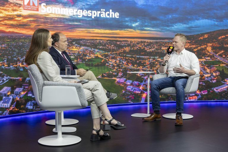 FPÖ-Landesparteiobmann Christof Bitschi teilt im VN-Sommergespräch seine Pläne für die Zukunft Vorarlbergs. <span class="copyright">VN/Paulitsch</span>