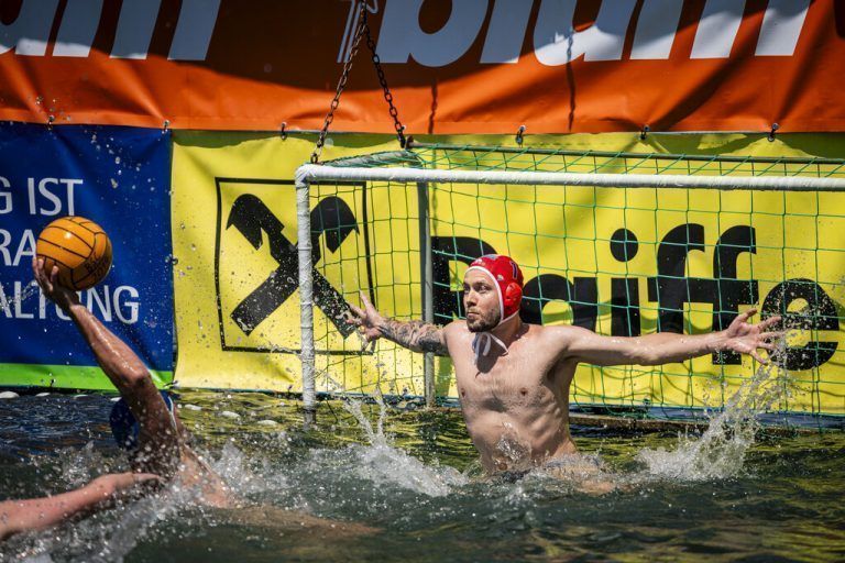 Philipp Höller wurde als beste Torhüter des Bodensee-Cups 2023 ausgezeichnet. Die gastgebende SG Bregenz/Dornbirn erreichte in vier Partien drei Siege und belegte den fünften Rang im Ensklassement. 
              
              Ben Kaulfus/3