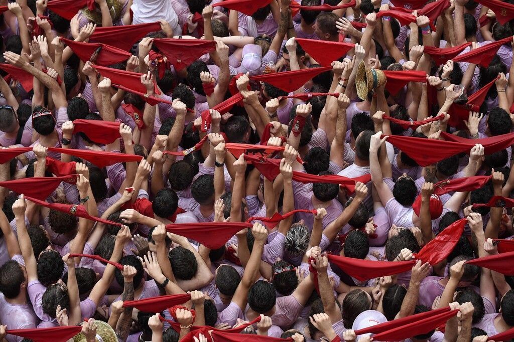 Startschuss für &#8220;Sanfermines&#8221;-Fest mit umstrittener Stierhatz