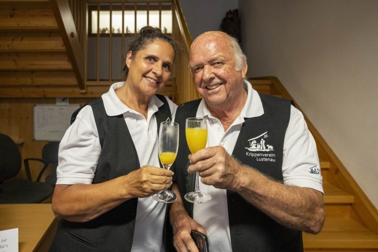 Inge König (Krippenverein Lustenau) und Hans Burkhart (Krippenverein Lustenau).
