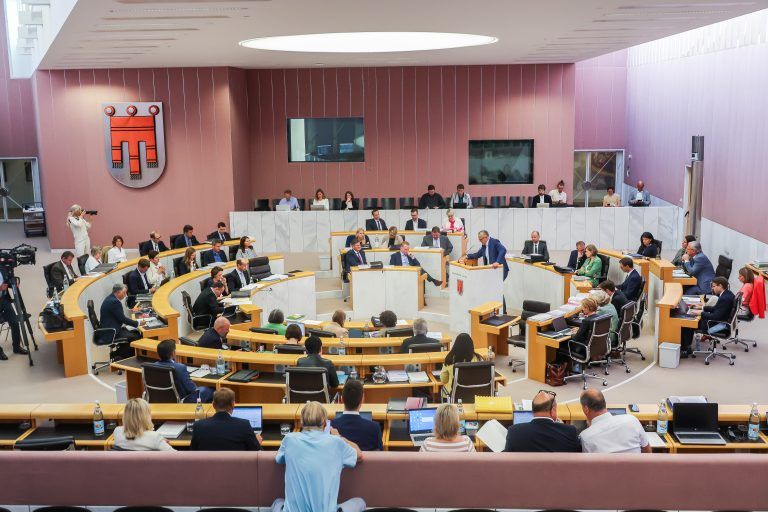 Die Oppositionsparteien erwarten Aufklärung, warum innerhalb der KHBG kein Verdacht aufkam, dass hier etwas im Argen liegen könnte. <span class="copyright">VN/Steurer</span>