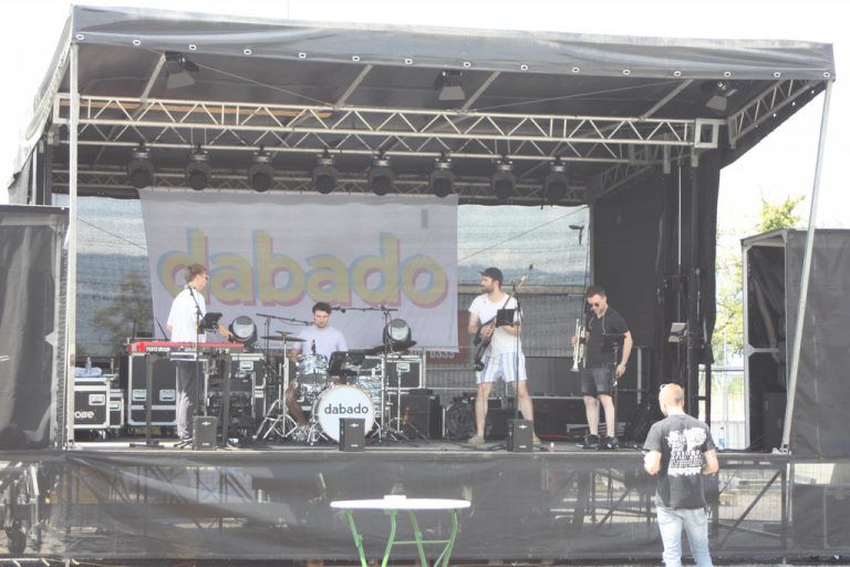 Mit der Band „dabado" war für schwungvolle Unterhaltung gesorgt. <span class="copyright">VN-TK</span>