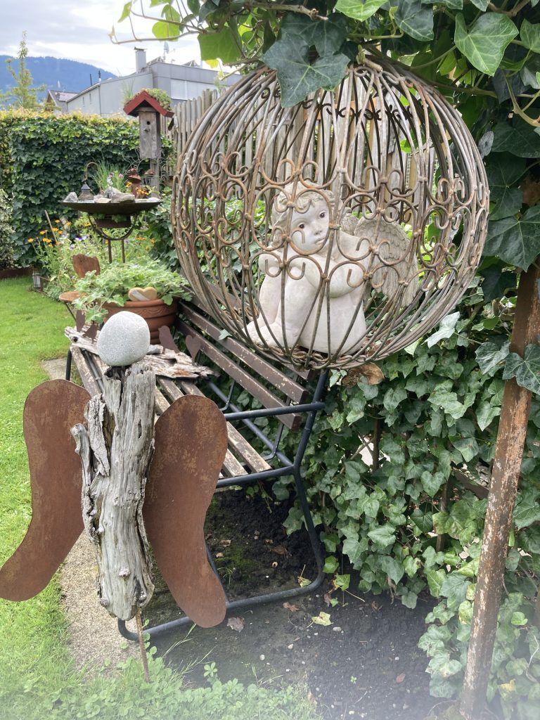 Viel Deko wurde auch selbst gebastelt, oder auf Flohmärkten erstanden.