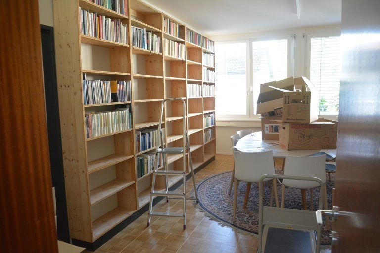 Eine eigene Kunstbibliothek wird geschaffen. 