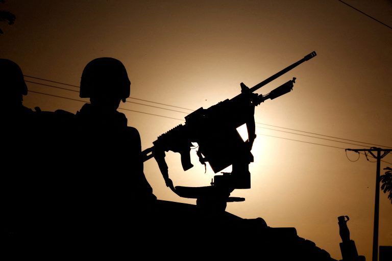 Die ECOWAS stellt das militärische Eingreifen weiterhin als Option dar. <span class="copyright">Reuters</span>