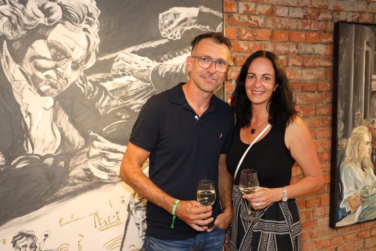Doris Hörburger und Mario Gmeiner wohnten der Teampräsentation bei.