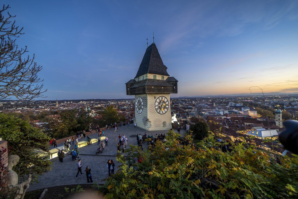 Starbesetzte Carmen am Schloßberg