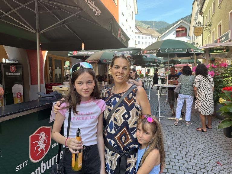 Anna Koch, Cornelia Pecoraro mit Töchterchen Laura.