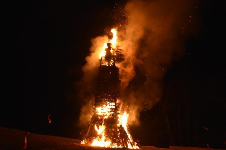 Seit 1958 wird der Funken offiziell am Ardetzenberg errichtet und hat im Laufe der Jahrzehnte an Bedeutung gewonnen. <span class="copyright">BP</span>