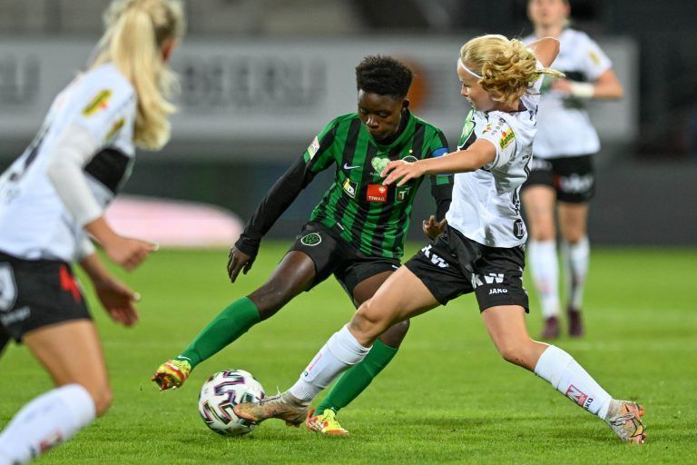 Bild aus dem Heimspiel der Altacher Frauenmannschaft gegen Wacker im September 2022 (9:0-Sieg) mit Emilia Purtscher.gepa