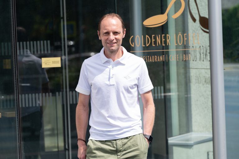 "Goldener Löffel" – das war einmal. Marcel Lerch wird das Lokal wieder übernehmen und ihm den alten Namen "Schmugglar" geben. VN/Serra