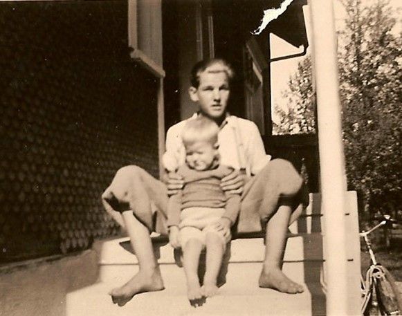 Hilar Huber (hinten), um 1936. <span class="copyright">Foto: Sammlung Meinrad Pichler.</span>