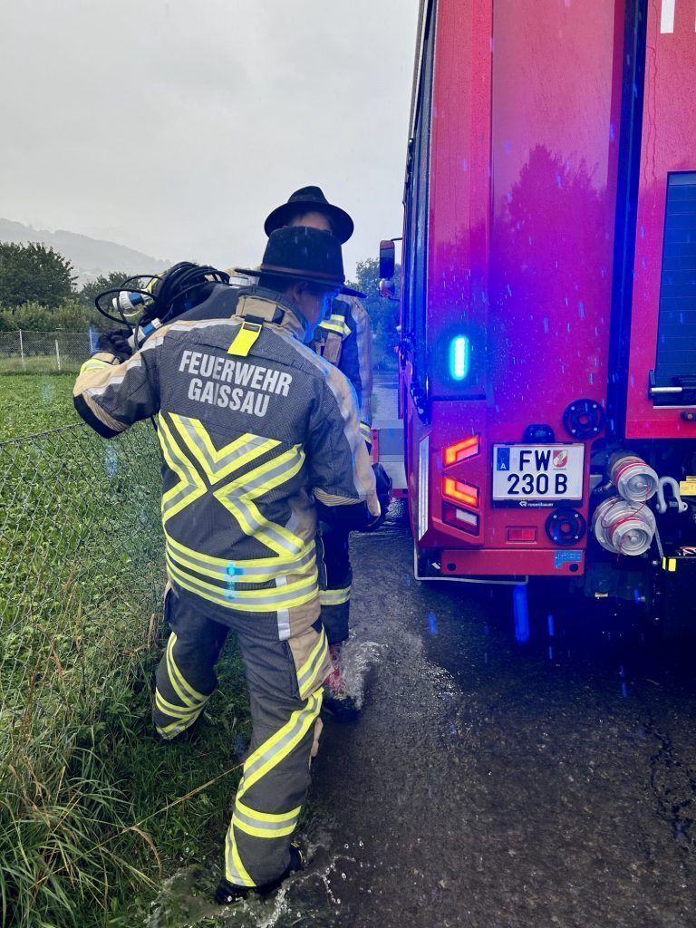 Das Wasser musste aus einigen Gebäuden und Garagen ausgepumpt werden. <span class="copyright">FH Gaißau</span>