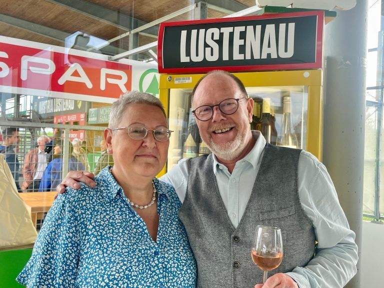 Die zwei Perlen im Glashaus! Alice und Michael Hack.