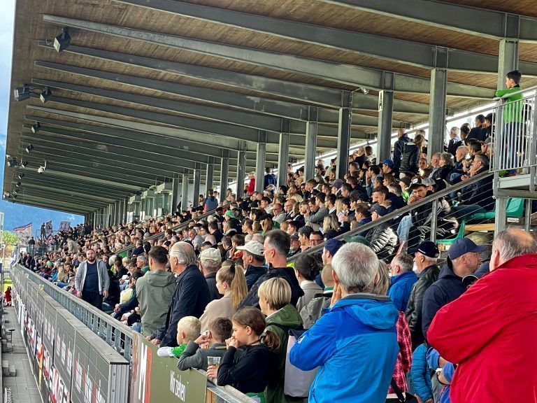 Volle Tribünen. <span class="copyright">Lutz</span>