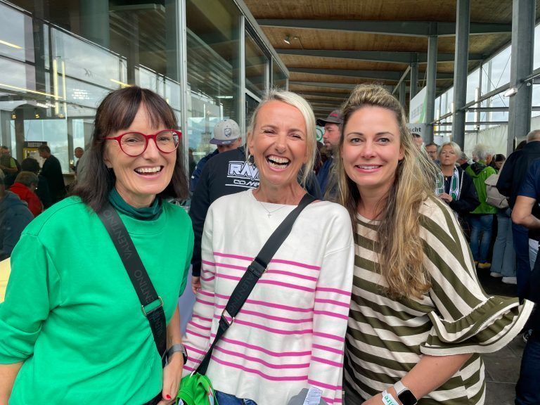 Beste Laune bei Moni, Tini und Sabrina (von links). <span class="copyright">Lutz</span>