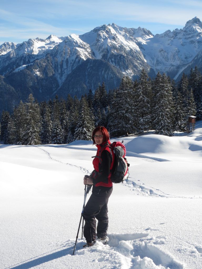 Im Winter ist Christine Wolf oft mit den Schneeschuhen unterwegs.
