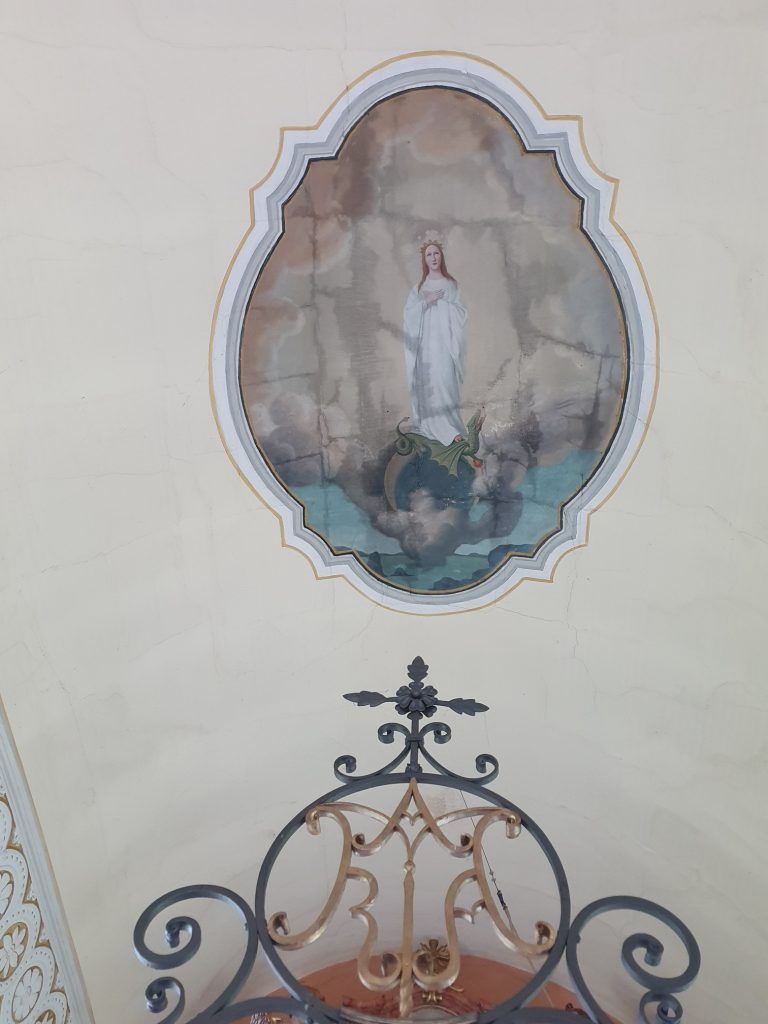 Schöne Wandmalereien machen die Haldenkapelle so besonders.