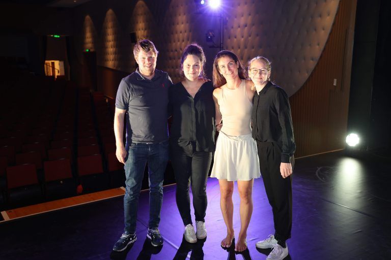 Matthias Zuggal, Sarah Mistura, Tanzkünstlerin Silvia Salzmann und Cornelia Baumgartner.