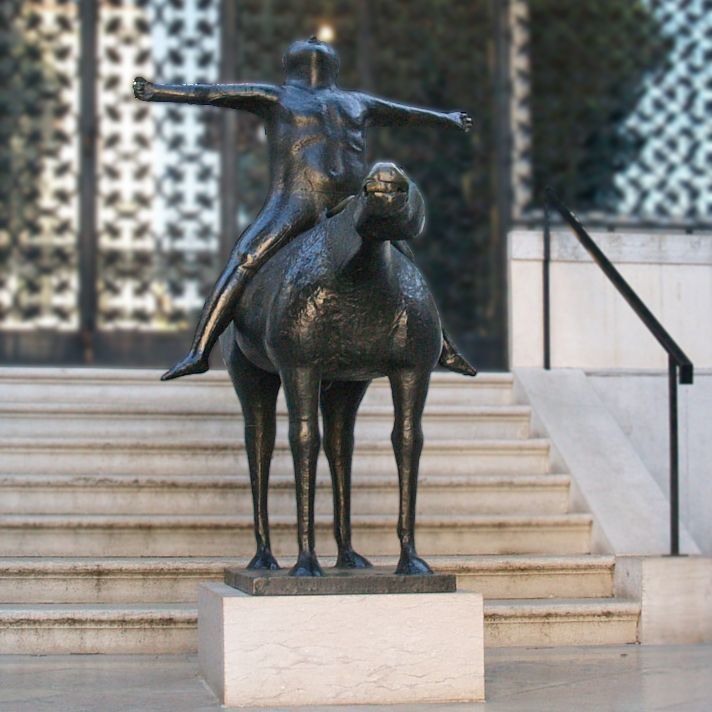 Eingang zur Peggy Guggenheim Collection im Palazzo Venier dei Leoni vom Canal Grande aus, vorn Marino Marinis Skulptur L’Angelo della Città. <span class="copyright">Wikipedia</span>