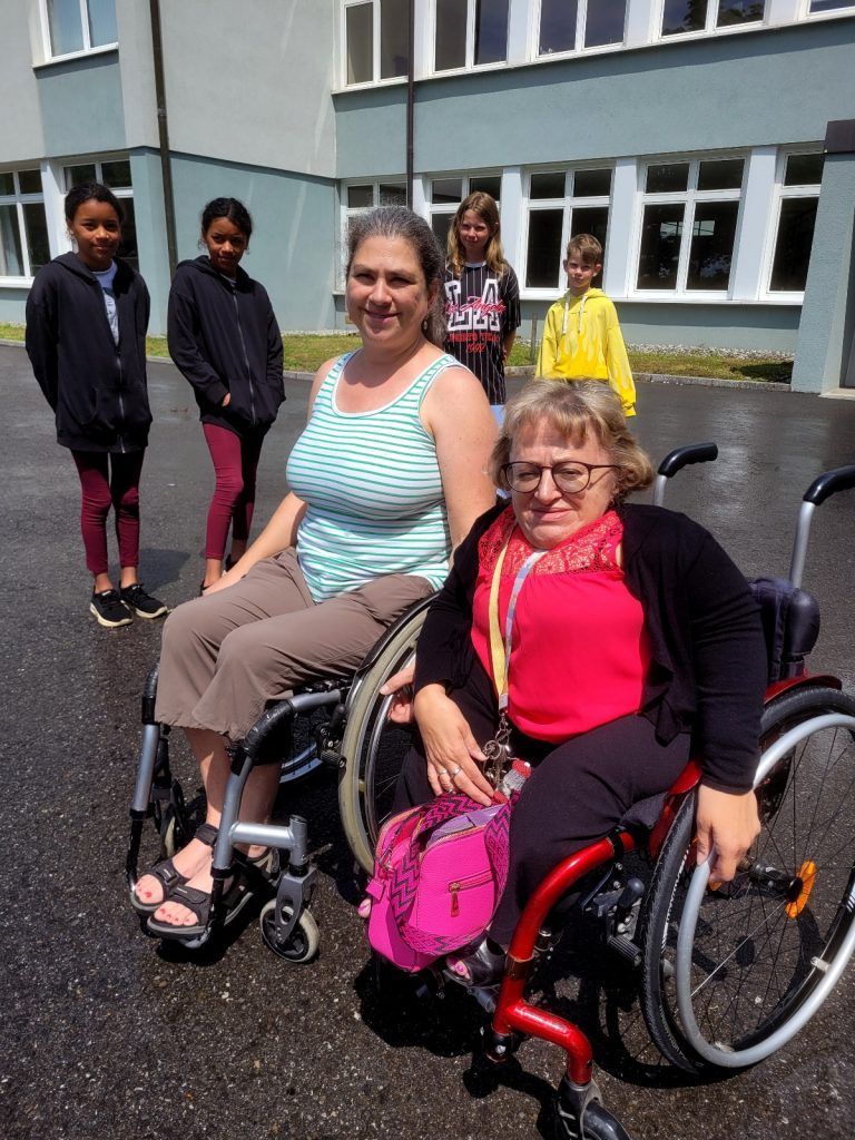 ÖZIV-Vorarlberg-Präsidentin Karin Stöckler (re.) mit Schriftführerin Gabriela Merz.