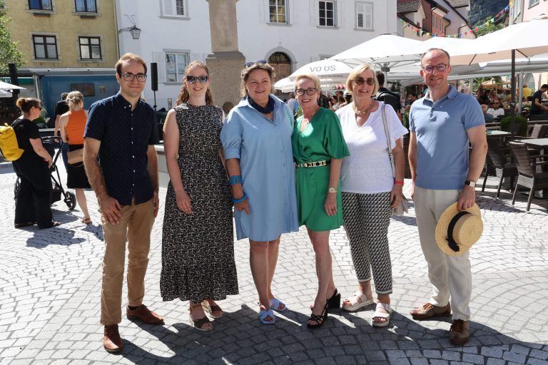 Die StR. Clemens Rauch und Nathalie Koch, die OV Elisabeth Pucher und Silvia Fröhle, Elisabeth Allgäuer und StR. Benedikt König.