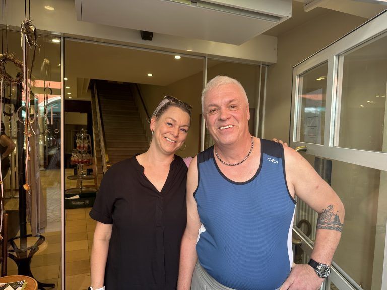 Sandra Fritz und Hans-Jörg Kurzamann, der Vater von Mario Kurzamann.