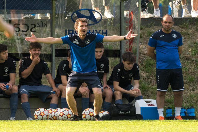Auf Rene von der Thannen und seine Mannschaft des FC Andelsbuch wartet in dieser Saison viel Arbeit, will man den Klassenerhalt schaffen. stiplovsek