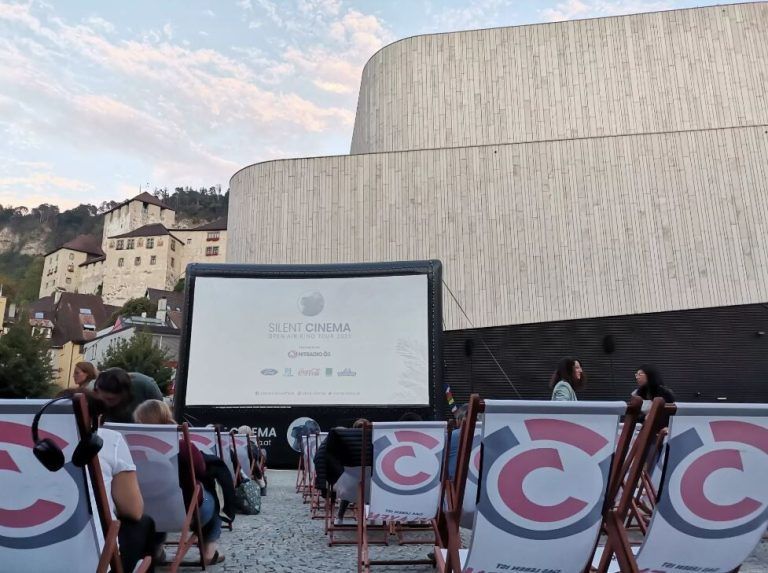 Ende August macht Silent Cinema in Feldkirch beim Montforthaus halt.stadt fk