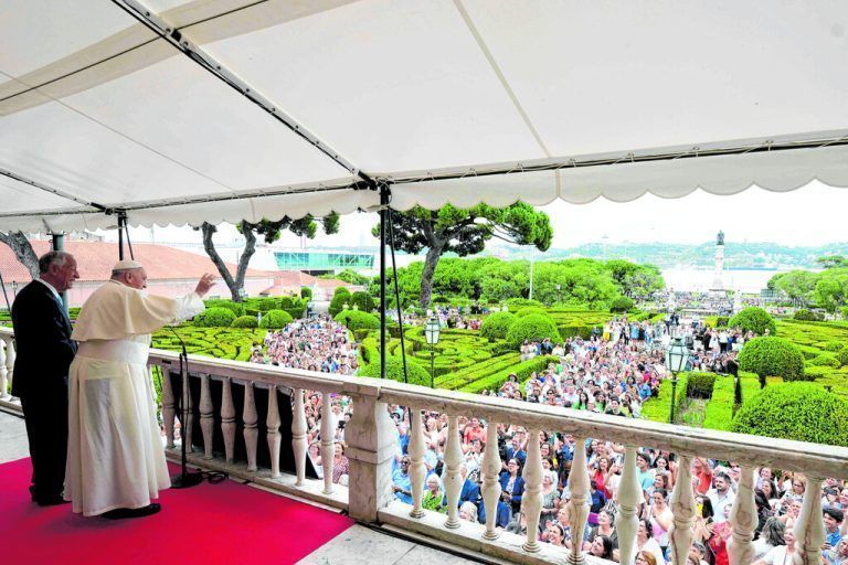 Jubelnder Empfang für Papst Franziskus