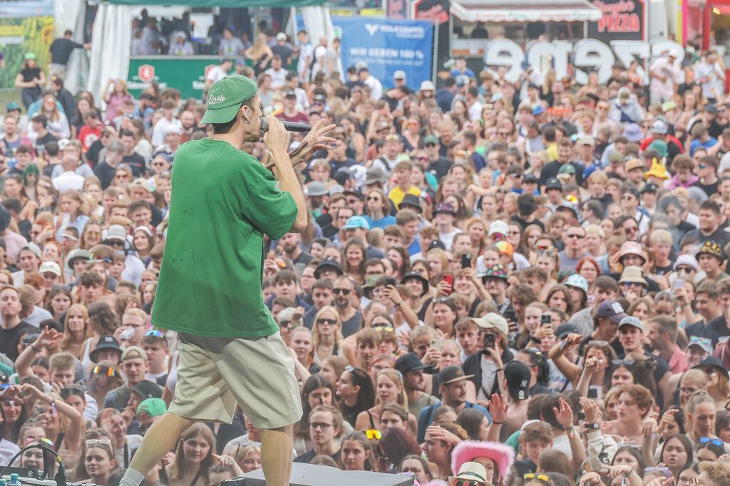 Beim Szene Openair wurde zu Bilderbuch, Sportfreunde Stiller und Co. getanzt. »A6