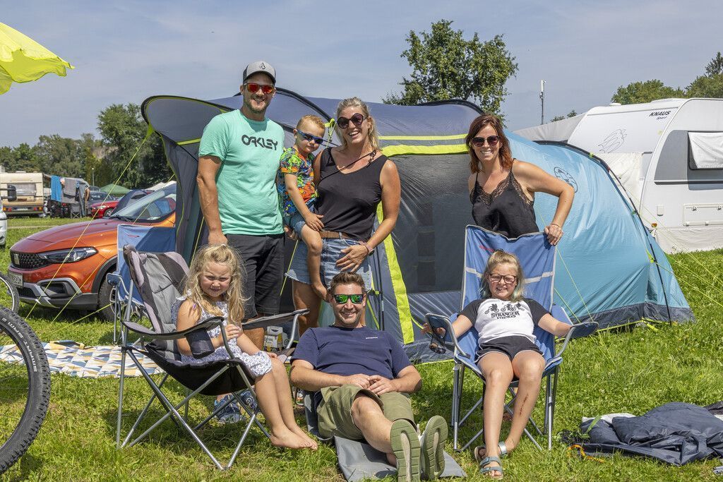 Camping am See erfreut sich derzeit bei Jung und Alt großer Beliebtheit. »A2