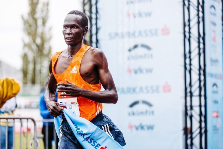 Kipkori Bernard hält den Streckenrekord des Sparkasse 3-Länder-Marathons.Sams