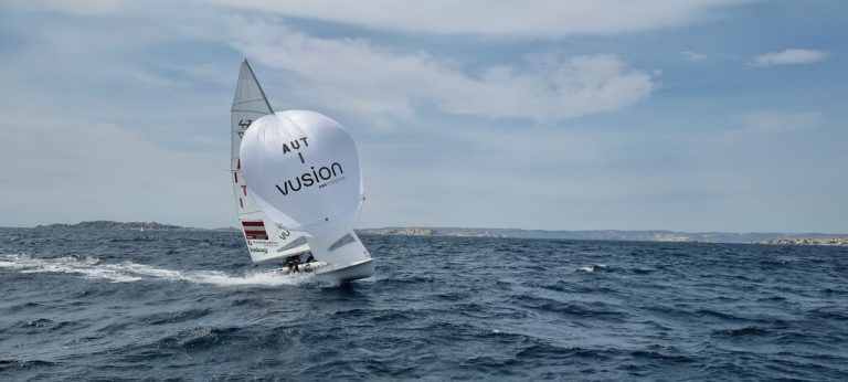 Lara Vadlau und Lukas Mähr gehen bei der Weltmeisterschaft in den Niederlanden in der 470er Klasse an den Start.schmid