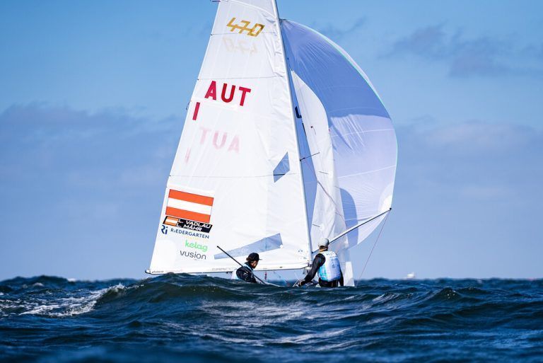 Lukas Mähr und Lara Vadlau erreichten bei der Weltmeisterschaft in Den Haag als Zehntplatzierte souverän die Goldflotte.dominik matesa