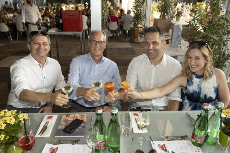 Michael Lipburger, Ulrich Bergweiler und Gregor und Karin Günther. Bregenz Handball