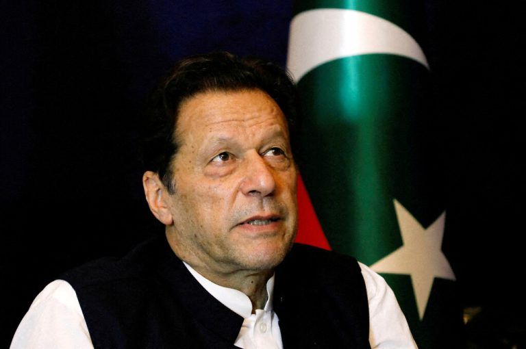 Pakistans Oppositionsführer Imran Khan wurde am Samstag inhaftiert.AFP