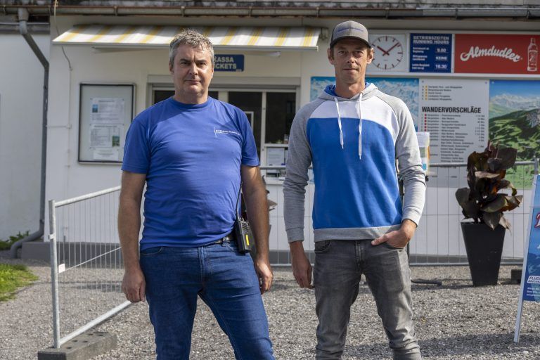 Albert Kohler und Markus Kohler (v.l.): Noch arbeiten sie beim Lift. Doch dieser könnte noch heuer schließen.