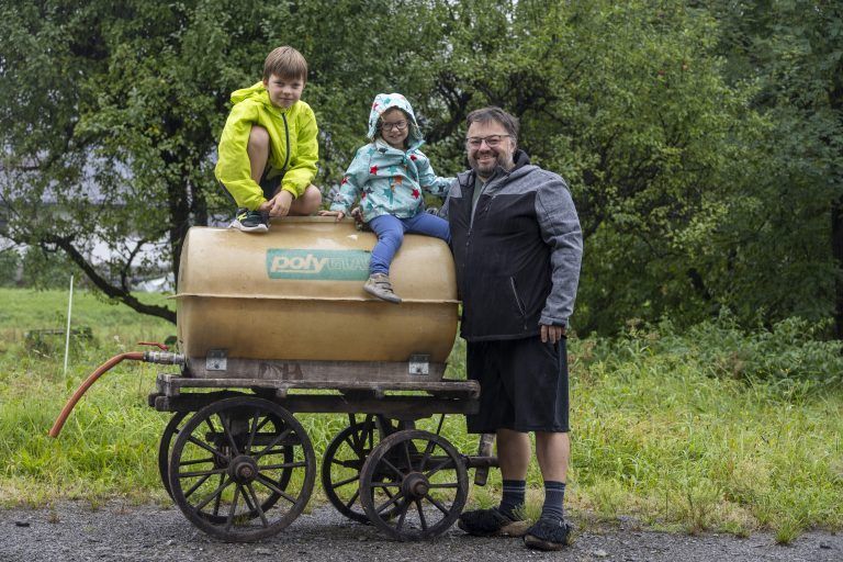 Philip Stemberger mit Sohn Samuel und Tochter Finja.
vn/paulitsch (3)