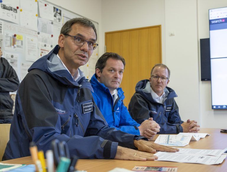 Informierten sich über die aktuelle Lage: (v.l.) Landeshauptmann Markus Wallner, Bundesminister Norbert Totschnig und Landesrat Christian Gantner. <span class="copyright">VN/Paulitsch</span>